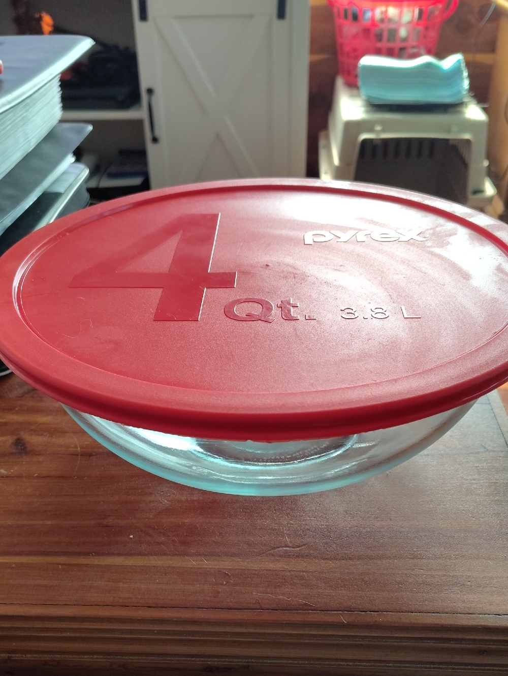 Pyrex Glass Mixing Bowl with Red Lid - 4 Qt